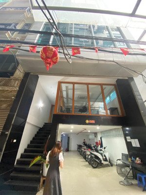 cho thuê mb tại nguyễn văn huyên kéo dài.diện tích 70m.giá 15tr/th