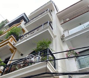 oto qua nhà.43 m. 6tầng. ở luôn. trương định. hhai bà trưng