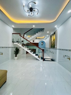 bán gấp nhà tân kỳ tân quý, quận tân phú, hẻm xe hơi 5m, 2 tầng, 53m, giá 4.9 tỷ tl