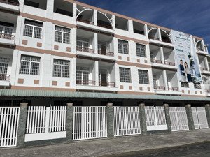 dãy nhà văn phòng 100m2 mặt tiền chánh nghĩa