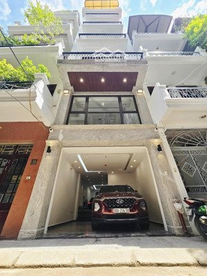 bán nhà hoàng quốc việt - phân lô vip - vỉa hè ô tô tránh - 7 tầng mới - kinh doanh đỉnh