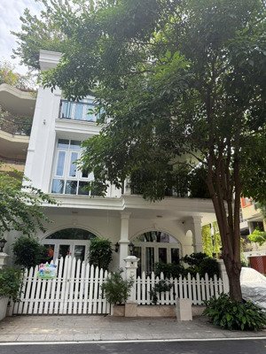 giá đầu tư - biệt thự 3 tầng - 2mt hẻm 5m võ thị sáu. q1. dt: 8*34m. giá chỉ 65 tỷ