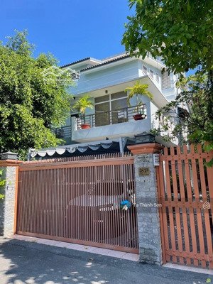 nhà biệt thự 330m2 full nội thất căn duy nhất khu vực gần ql13, đường thông tô ngọc vân thủ đức hcm