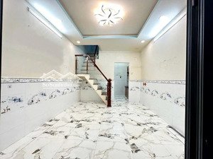 bán nhà đẹp 2 lầu 2 phòng ngủ hẻm nhật tảo, quận 10 giá chỉ 4.68 tỷ
