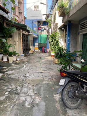 lac long quan nhà mới trệt 2 lầu, sát hẻm oto