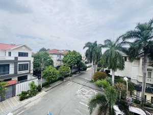 biệt thự lô góc 3 tầng(10x20m), khu ao sen đối diện eaon mall bình tân