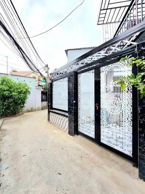 bán nhà shr - có sân để xe rộng rãi - 3.5x19 - tt.nhà bè