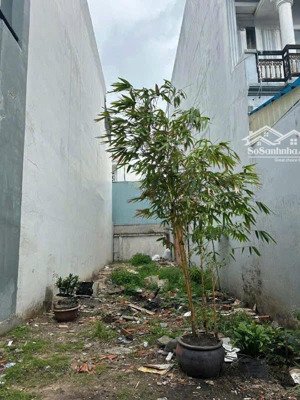 cần sang nhượng lô đất thổ cư.100%..hẻm xe hơi..hiệp thành 13..cách chợ ht400m,,dt:4x18m cn:66m