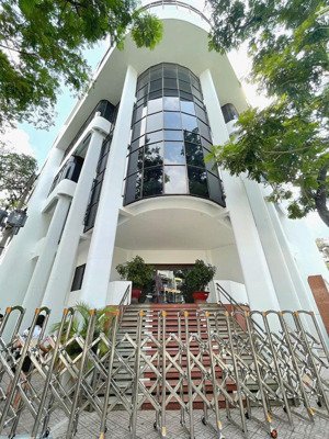 vip- tòa nhà góc 2 mt hoàng dư khương và hòa hưng- 18m x 20m- hầm 6 tầng- phường 12, quận 10