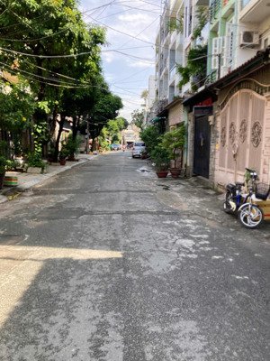 bán nhà mới sát đường oto ni su huynh lien