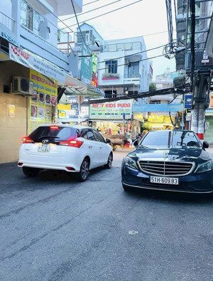 nhà đường số xe hơi tránh, cao tầng đồng bộ vĩnh hội phường 4