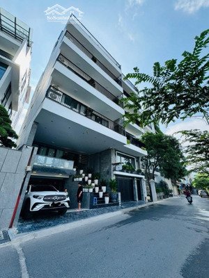 siêu phẩm mặt phố nghi tàm - vị trí vàng - ôm trọn hồ tây - hiếm có khó tìm