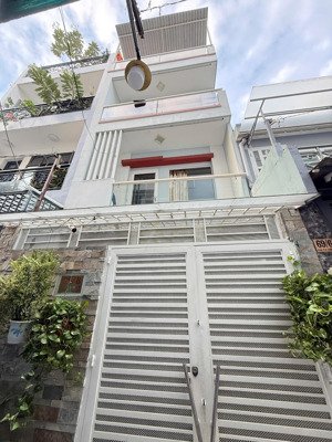 bán nhà 4 tầng ngay ngã 4 bảy hiền. ngang 4.5m vuông vức. sổ hoàn công đủ. nhỉnh 7 tỷ