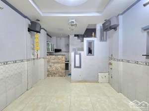 gần mặt tiền kế hẻm xe hơi điện biên phủ nhà 3 tầng btct | 4.18t,ỷ kết cấu: 1 trệt, 2 lầu