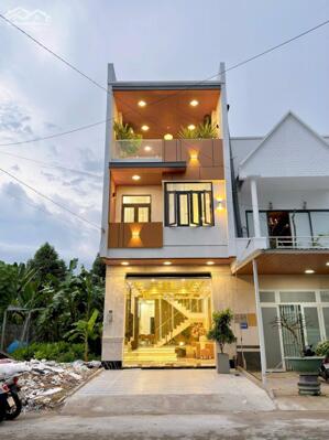 Bán nhà thiết kế hiện đại đường D3 KDC Hồng Loan Cái Răng