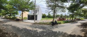 bán đất sát khu đô thị fpt vị trí đẹp - đường rộng- vỉa hè 5m