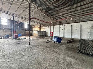 cho thuê xưởng 1100m² 2 mặt tiền rạch cầu suối, vĩnh lộc b, bình chánh, giá 60 triệu/tháng