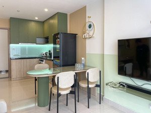 s2.05 view bancong hồ bơi, sẵn sổ, cần bán giá 2.65 tỷ ạ. lh e q.anh 