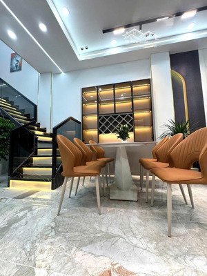 siêu phẩm nhà đẹp ngay kênh tham lương nhà 1 trệt 1 lầu, diện tích 4x18m btct xe hơi ngủ trong nhà