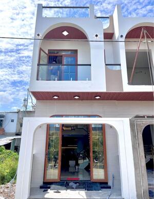 Nhà lầu xây mới 3 phòng ngủ - Lộ 7m Gần trường đại học Y Dược Cần Thơ