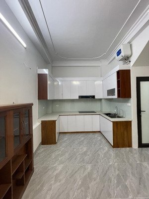 nhà đẹp 4 tầng - diện tích rộng - thoáng sáng - gần oto - tt đống đa - 8.6 tỷ