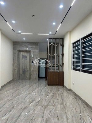 bán nhà 5 tầng siêu hiếm liên mạc, 6 tỷ, 40.1m2, ô tô lô góc, thang máy.