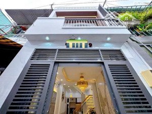 cô vy cần tiền tiền gấp nên bán căn nhà đường phổ quang - tân bình. dt 67m2 - giá 2 tỷ 450 triệu