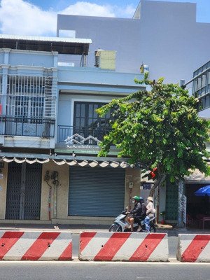 bán nhà mt lê trọng tấn 333m2 nhà nát,35 tỷ