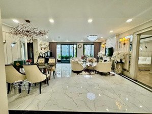 chính chủ bán căn 18t1 phố hoàng đạo thuý - 116m2 -3n cực đẹp . giá rẻ 