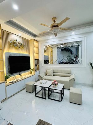 nhà đẹp dân xây ngõ 79 cầu giấy mặt tiền 6,5m giá chỉ 7,5 tỷ