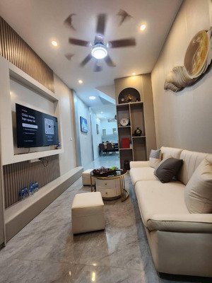 giá rẻ - diện tích rộng - gần oto tránh - tt đống đa - 40m 4 tầng - tặng nội thất 7.8 tỷ