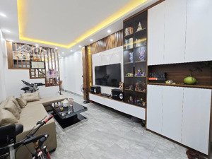 hơn 8 tỷ - nhà đẹp vũ hữu - thanh xuân bắc - gần mặt phố vũ hữu