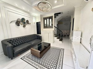 cho thuê nguyên căn tại ngõ 248 ngọc thụy (ngã 5 chợ ngọc thụy)