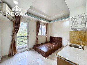 cho thuê chdv studio bancol ngay cầu himlam q7 với đầy đủ nội thất