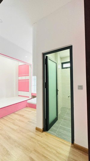 nhà căn góc mặt đường nhựa 10m, cách biển tầm 5p đi xe máy.