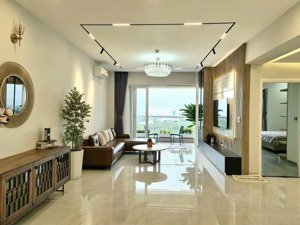 cho thuê căn hộ garden palaza 1 dt 150m2 ban công dài giá 35trieu/tháng .