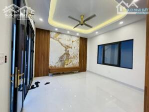 BÁN! Nhà Mới Chính Chủ Lạc Long Quân, Cầu Giấy 72m2, 5T, MT6,5m, 11 tỷ, 3 Thoáng