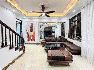 bán nhà riêng tại cầu giấy, 9,3 tỷ, 34 m2, 3pn + 5wc, mặt tiền 3.8m, ngõ 3m