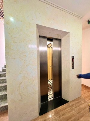 bán toà nhà căn hộ 6 tầng hẻm thông 5m ô tô ngay nguyễn thiện thuật + trần quang khải, nha trang