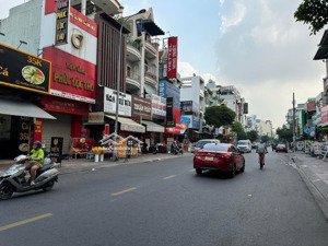 bán nhà mtkd hxh 142 nguyễn thị thập . 4.5m x 20m chỉ 11 tỉ nhỉnh