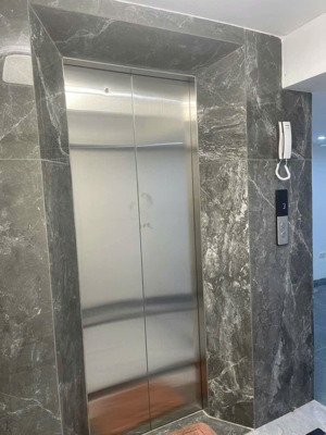 tôi cho thuê nhà mới xây, 2 mặt tiền, thái hà, thang máy, pccc, 260m2x 8t vp, nhà hàng, kd 86 tr