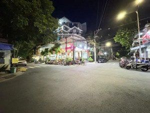 bán nhà mặt tiền lô góc, ngay khu họ lê, 2 tầng kiên cố, dòng tiền 200tr/năm