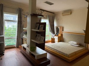 bán nhà mặt phố vũ hữu - 101m2 x mt 5.5m - vỉa hè - ô tô tránh - nở hậu - giá đầu tư