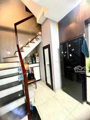 phân lô ô tô tránh nhà mới đẹp full nội thất chỉ việc xách vali vào ở.