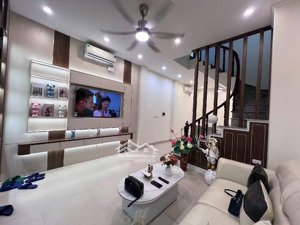 bán gấp nhà riêng 4 tầng, oto vào tận nhà, diện tích 42m2, tại đình thôn, mỹ đình 1