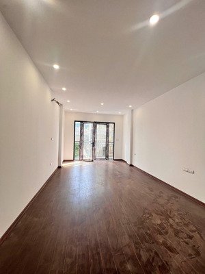 bán nhà khu nhà ở hào nam đống đa vị trí trung tâm 30m ra phố sát phố cổ