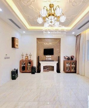 phương mai ! còn mỗi em này ô tô tránh, gần phố, gần hồ, kinh doanh, văn phòng đỉnh. 50m*5t