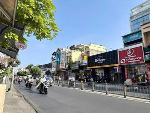 gấp bán hạ 200tr - mặt tiền cạnh đầm sen - thạch lam, luỹ bán bich - nhà đúc 3 tầng - chỉ 8,x ty