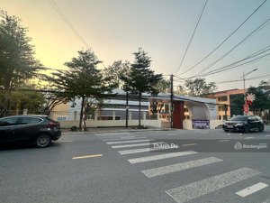 cho thuê nhà nguyên căn gần trường thpt văn giang, mặt đường 179, vỉa hè, kinh doanh.
- diện tích