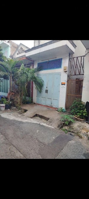 nhà hẻm 1/ ôto bào tận cửa. 449 trường chinh.